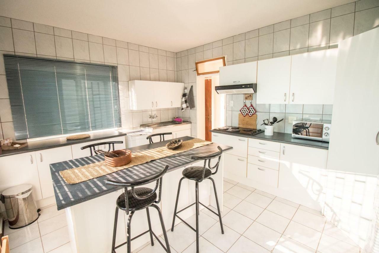 John-Lou'S One-Bedroom Apartment Windhoek Exterior foto