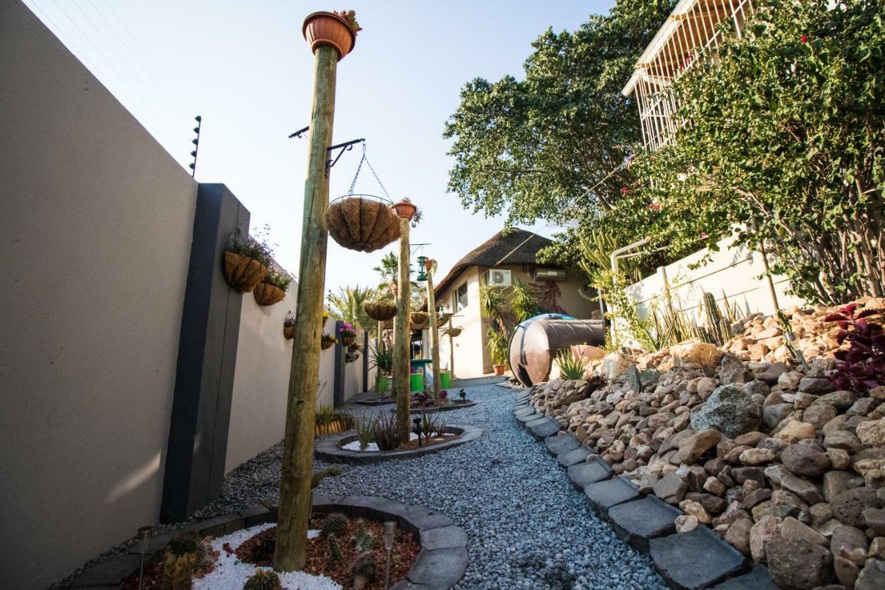 John-Lou'S One-Bedroom Apartment Windhoek Exterior foto