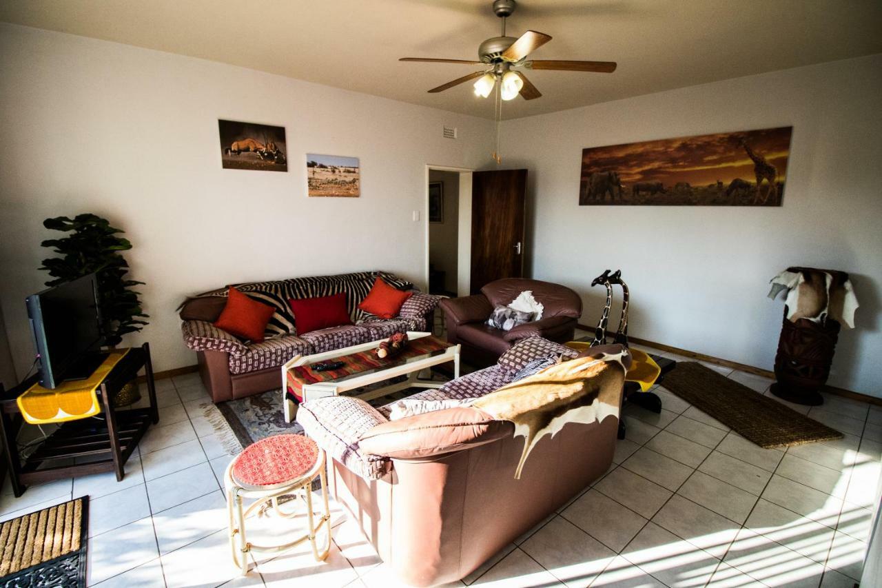 John-Lou'S One-Bedroom Apartment Windhoek Exterior foto